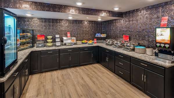 Restaurant - Best Western Plus Milwaukee West Hotel