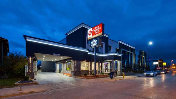 Exterior view - Best Western Plus Milwaukee West Hotel