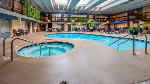 Pool - Best Western Bridgeview Hotel Superior