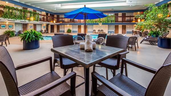 Pool - Best Western Bridgeview Hotel Superior