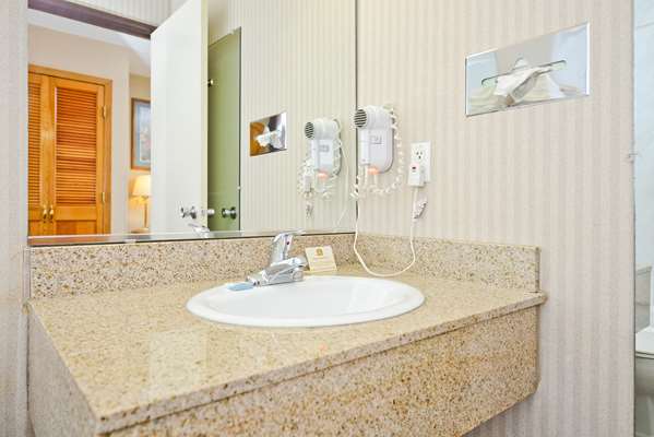  - Best Western Green Bay Inn and Conference Center
