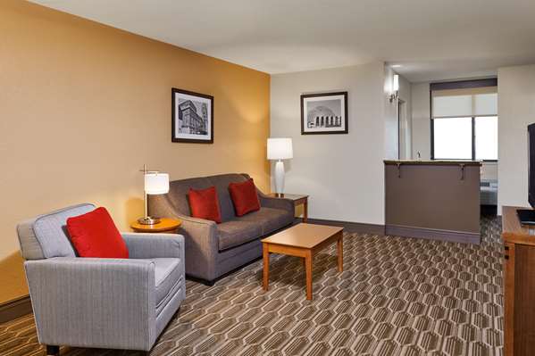 Suite - Best Western Plus Milwaukee Airport Hotel
