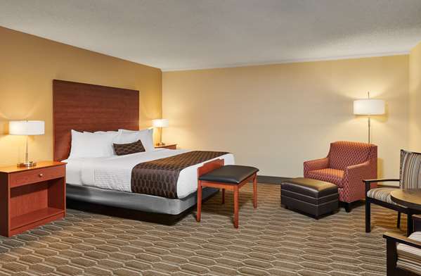 Suite - Best Western Plus Milwaukee Airport Hotel