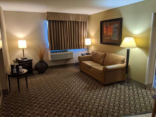  - Best Western Plus InnTowner Madison