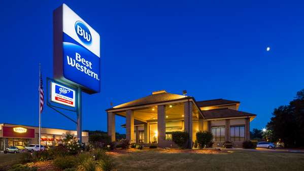 Exterior view - Best Western Ambassador Inn Wisconsin Dells - I-90 & I-94, Exit 87