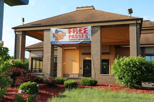 Exterior view - Best Western Ambassador Inn Wisconsin Dells - I-90 & I-94, Exit 87