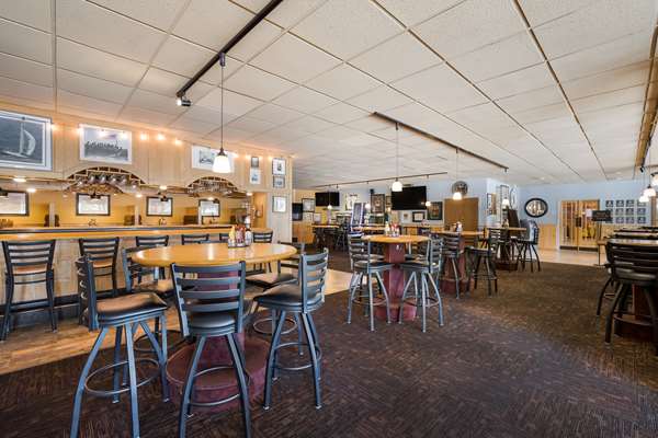 Bar - Best Western Riverfront Inn Marinette