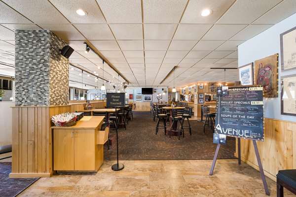 Bar - Best Western Riverfront Inn Marinette