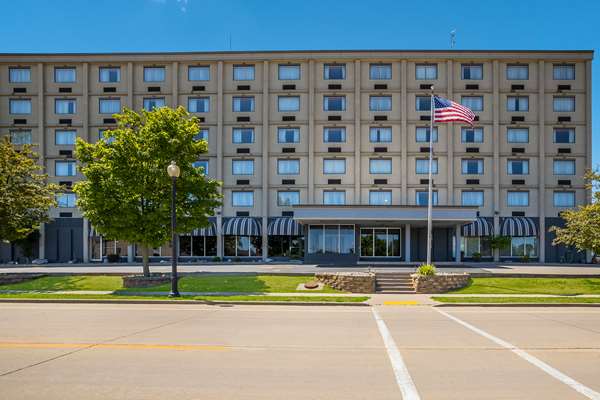 Exterior view - Best Western Riverfront Inn Marinette