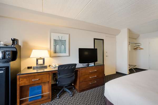  - Best Western Riverfront Inn Marinette
