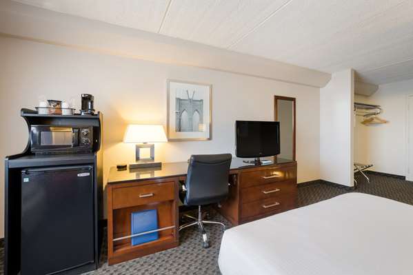  - Best Western Riverfront Inn Marinette