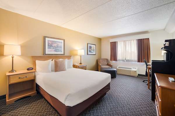  - Best Western Riverfront Inn Marinette