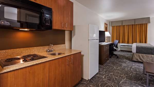  - Best Western West Towne Mall Suites Madison