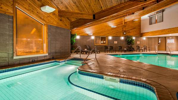 Pool - Best Western Northwoods Lodge Siren