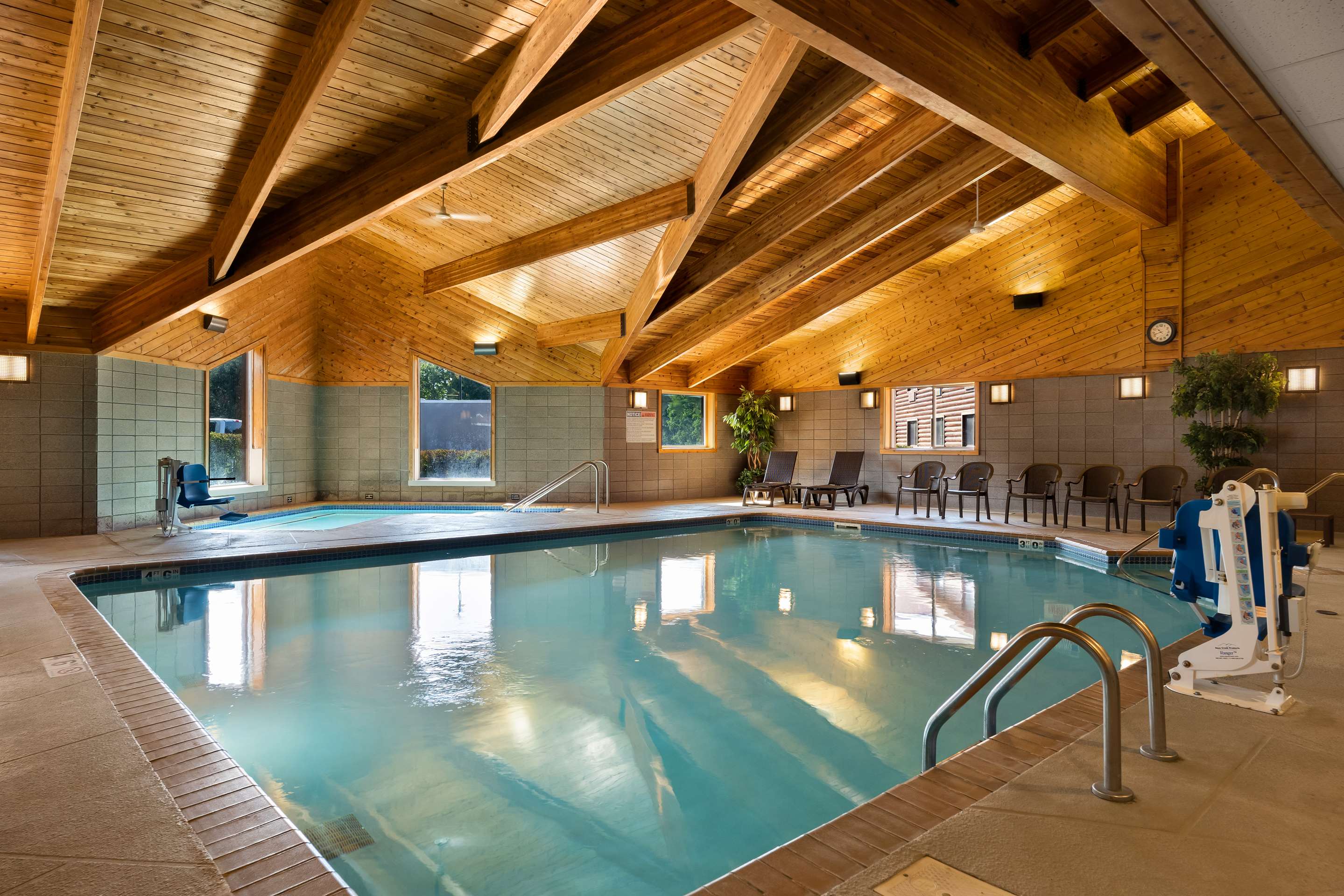 Pool | Best Western Northwoods Lodge