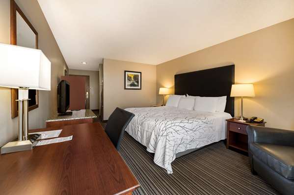  - Best Western Park Oasis Inn Mauston - I-90 & I-94, Exit 69