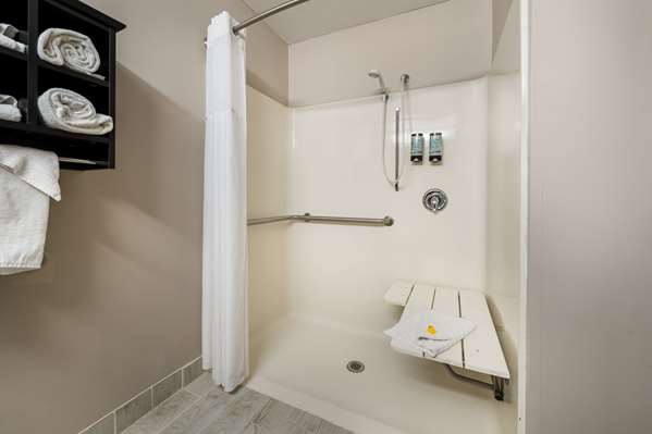  - Best Western Park Oasis Inn Mauston - I-90 & I-94, Exit 69