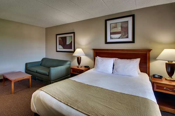  - Best Western East Towne Suites Madison - I-39, I-90 & I-94, Exit 135