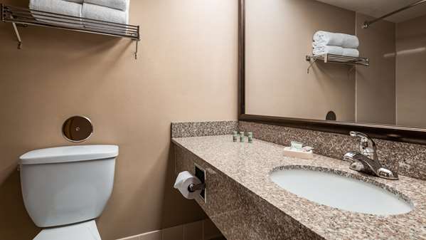  - Best Western East Towne Suites Madison - I-39, I-90 & I-94, Exit 135
