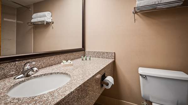  - Best Western East Towne Suites Madison - I-39, I-90 & I-94, Exit 135