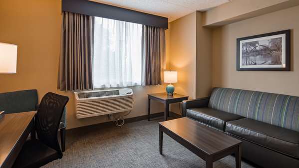  - Best Western East Towne Suites Madison - I-39, I-90 & I-94, Exit 135
