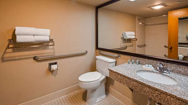  - Best Western East Towne Suites Madison - I-39, I-90 & I-94, Exit 135