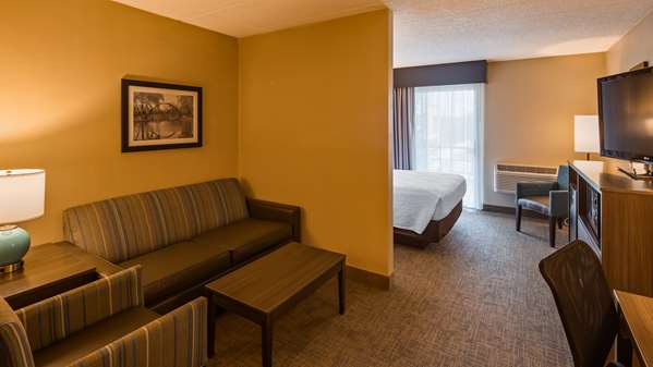  - Best Western East Towne Suites Madison - I-39, I-90 & I-94, Exit 135