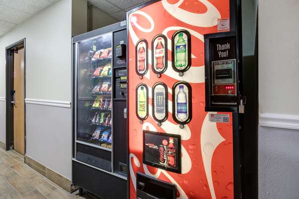  - Best Western Waukasha Grand Inn Pewaukee - I-94, Exit 293