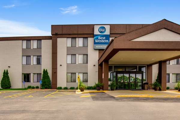 Exterior view - Best Western Waukasha Grand Inn Pewaukee - I-94, Exit 293