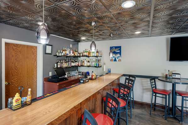 Bar - Best Western Plus Eau Claire Conference Center