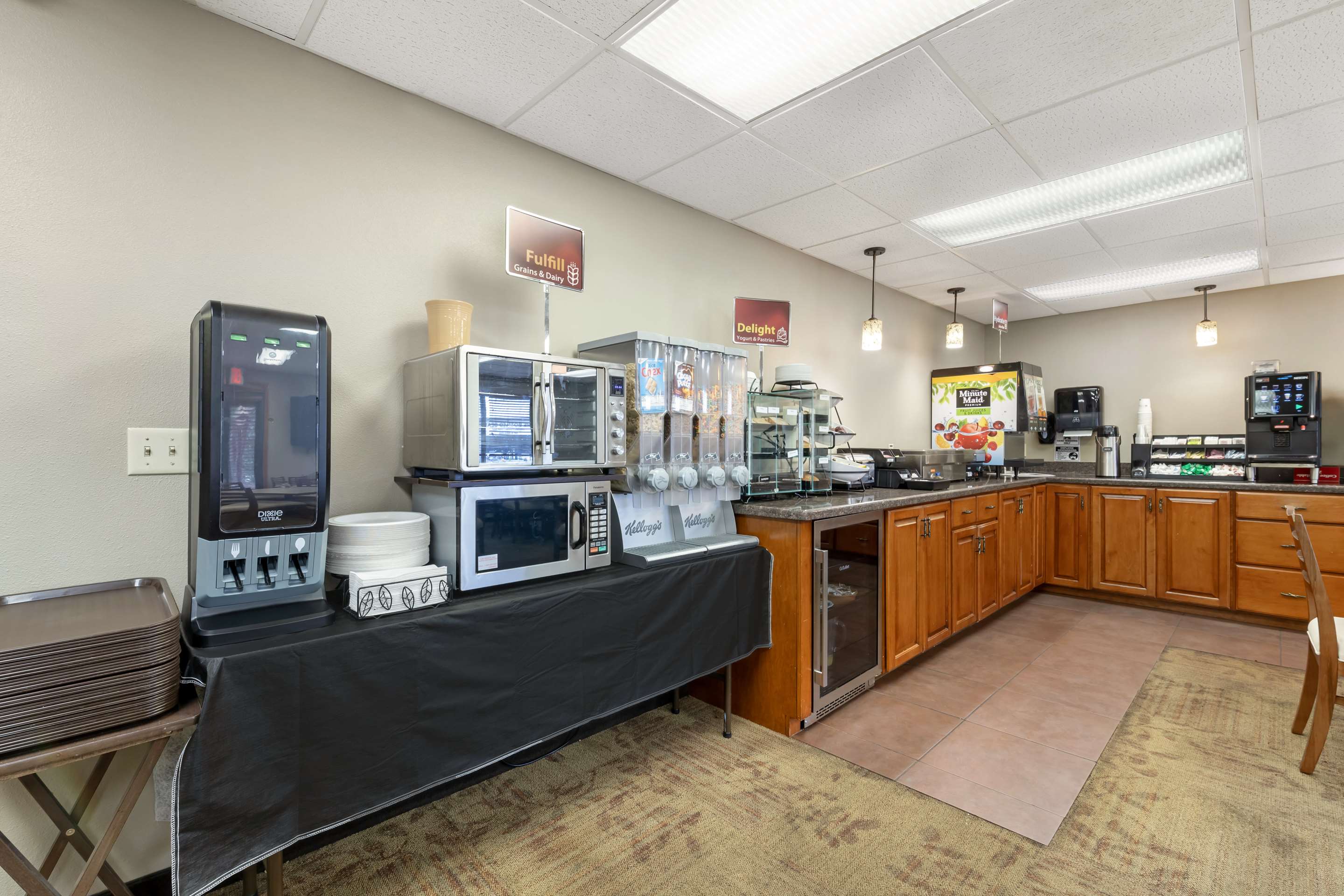 Breakfast Area | Best Western Plus Concord Inn