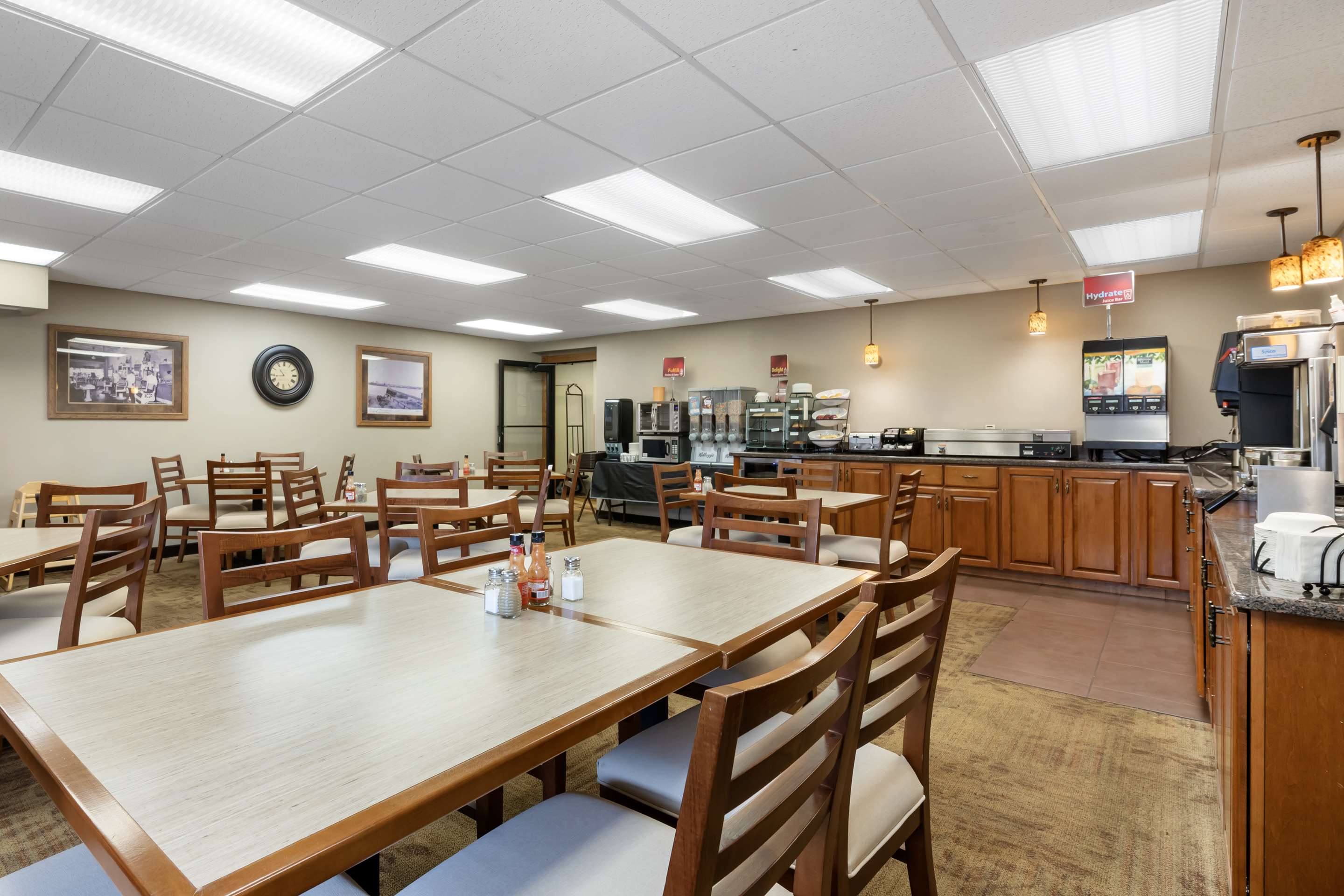 Breakfast Area | Best Western Plus Concord Inn