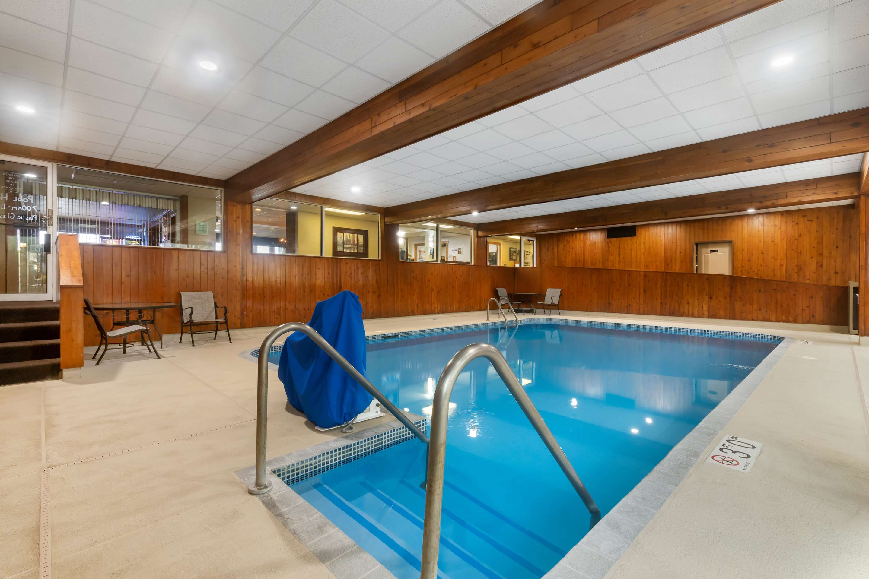 Pool | Best Western Plus Concord Inn
