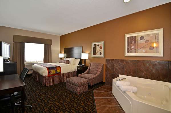 Suite - Best Western Plover Hotel & Conference Center - I-39, Exit 151