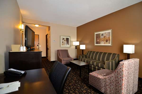 Suite - Best Western Plover Hotel & Conference Center - I-39, Exit 151