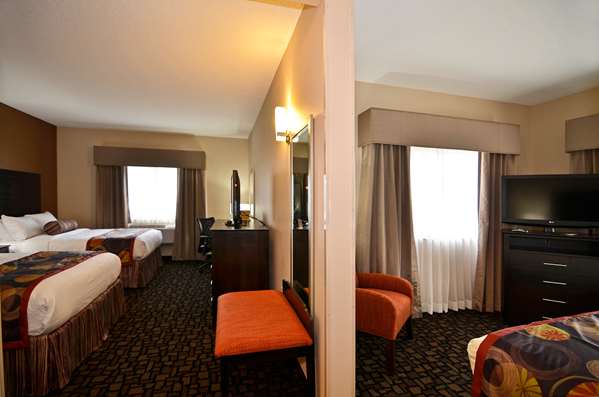 Suite - Best Western Plover Hotel & Conference Center - I-39, Exit 151