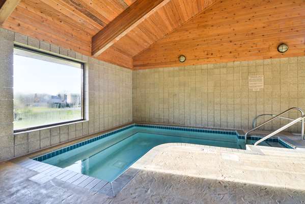 Pool - Best Western Germantown Inn