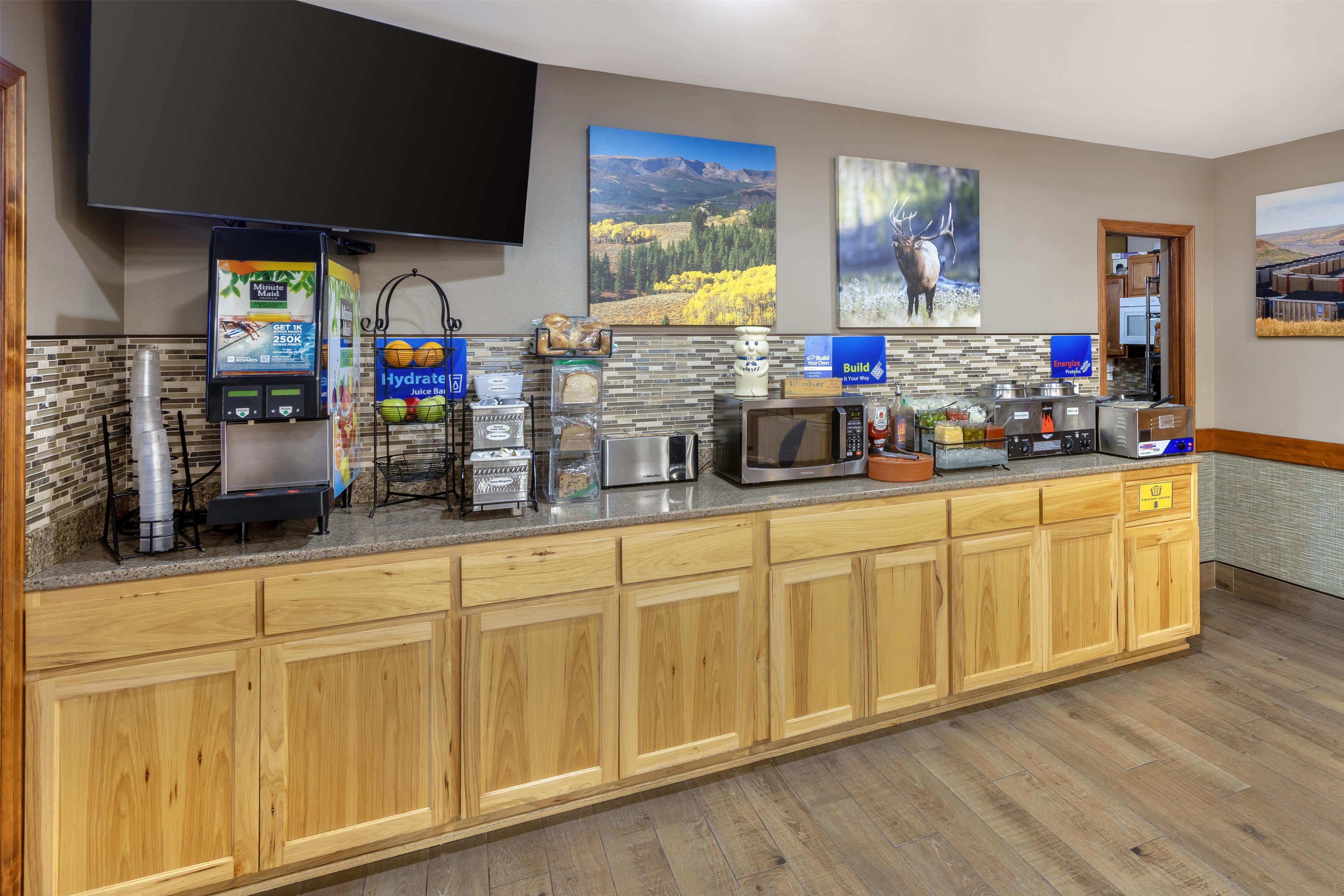 Breakfast Area | Best Western Pioneer
