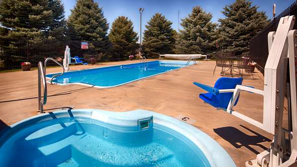 Pool - Best Western Torchlite Motor Inn Wheatland - I-25, Exit 80