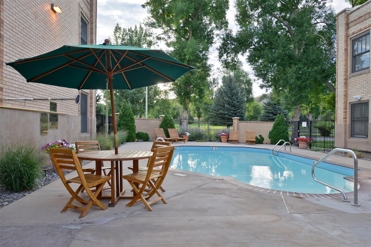 Best Western Plus Plaza Hotel Thermopolis, WY See Discounts