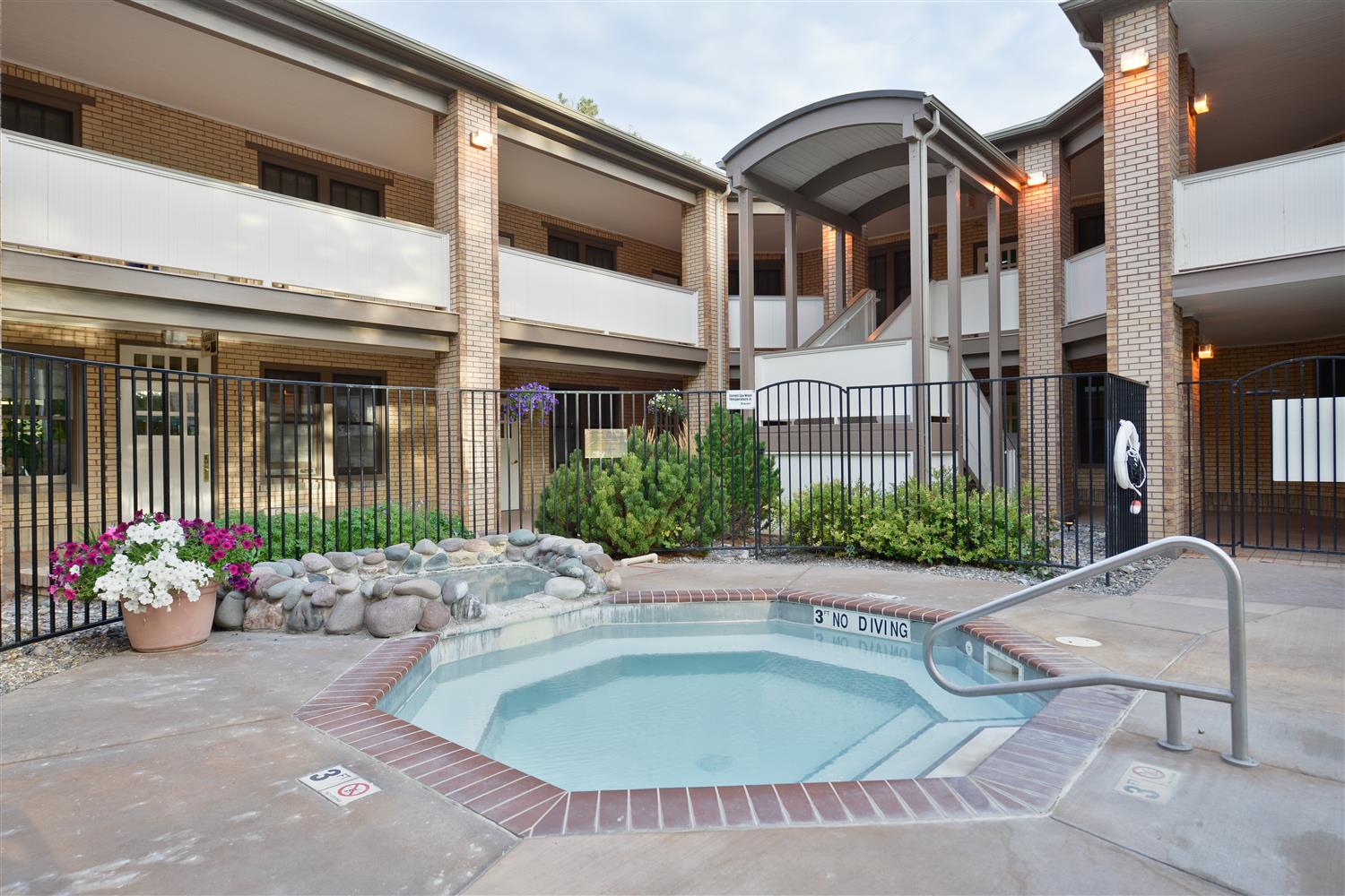 Best Western Plus Plaza Hotel Thermopolis, WY See Discounts