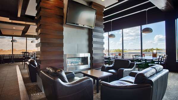 Bar - Best Western Plus City Centre Inn Edmonton