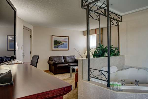 Suite - Best Western Plus City Centre Inn Edmonton