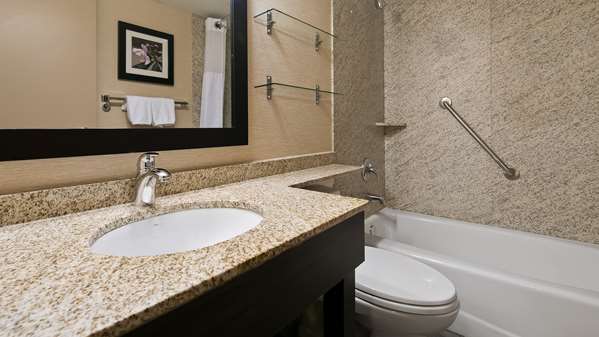 - Best Western Plus City Centre Inn Edmonton
