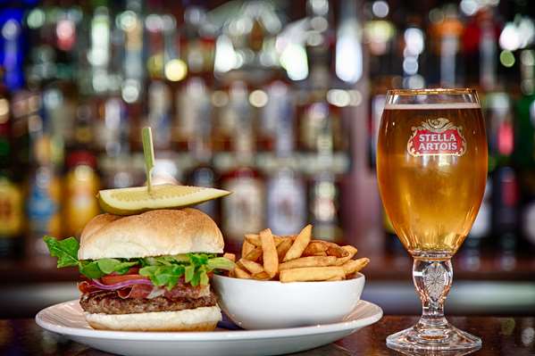 Bar - Best Western Plus Port O'Call Hotel Airport Calgary