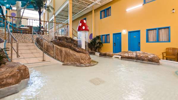 Pool - Best Western Plus Port O'Call Hotel Airport Calgary