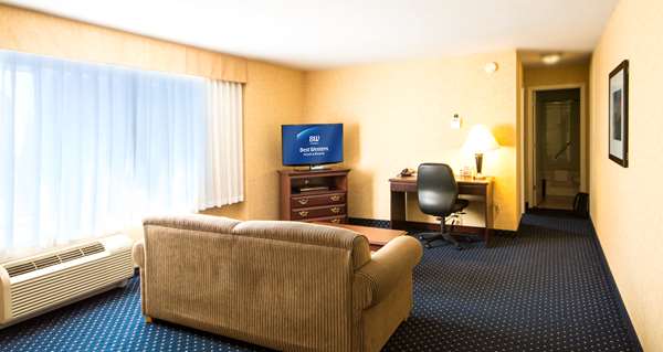  - Best Western Plus Suites Downtown Calgary