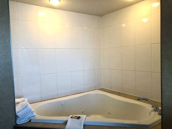  - Best Western Plus Suites Downtown Calgary