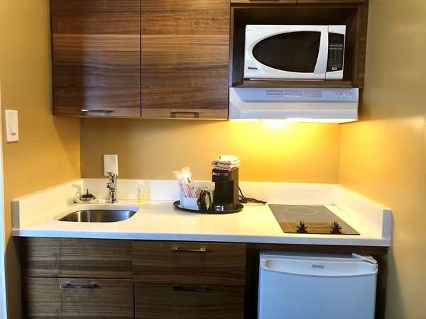  - Best Western Plus Suites Downtown Calgary