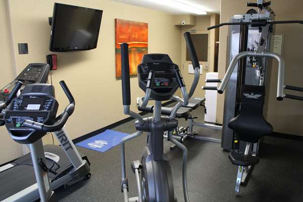 Fitness/ Exercise Room - Best Western Strathmore Inn
